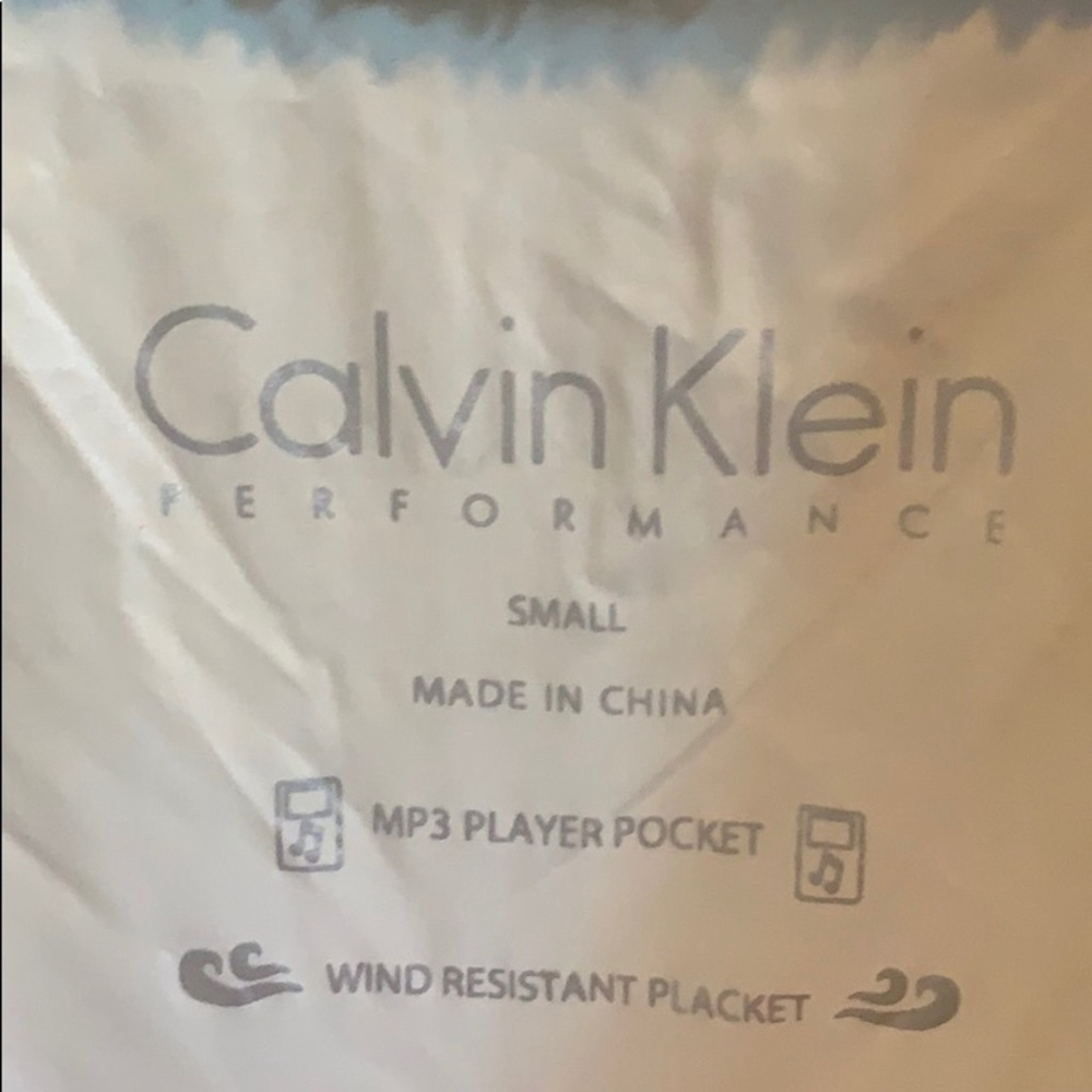 Calvin Klein performance vest - Picture 2 of 4
